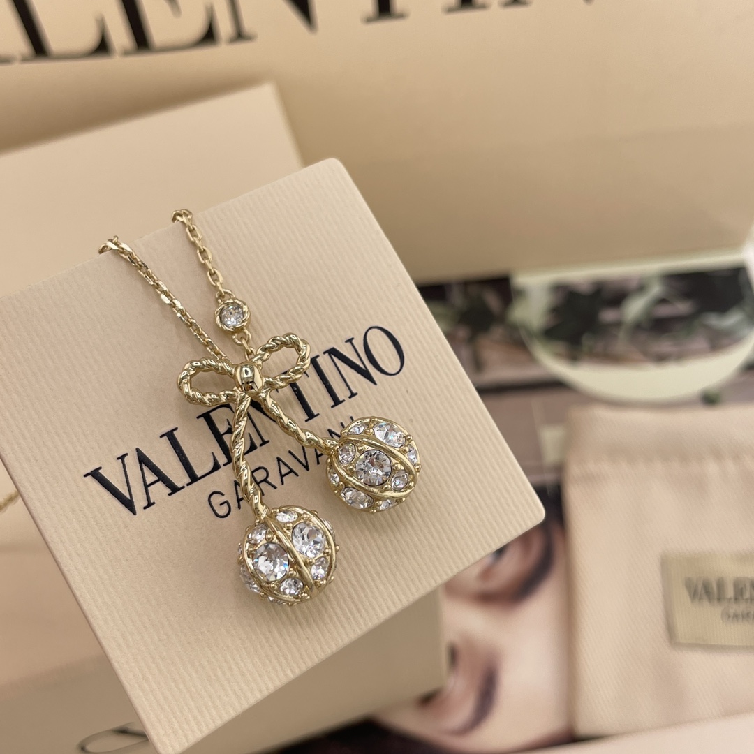 【【华伦满钻樱桃项链】Z 6700,宋祖儿同款❤️‍。绝美🍒，超级bling✨一眼爱上，太美啦！！太太太