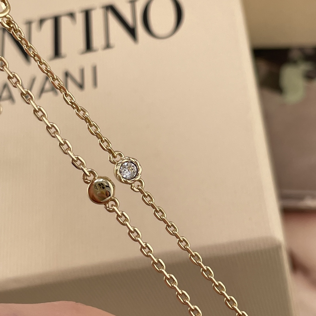 【【华伦满钻樱桃项链】Z 6700,宋祖儿同款❤️‍。绝美🍒，超级bling✨一眼爱上，太美啦！！太太太