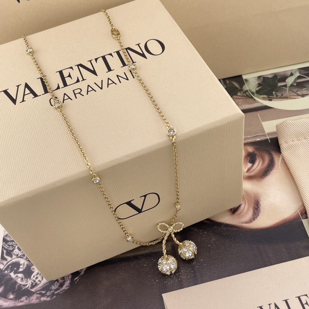 【【华伦满钻樱桃项链】Z 6700,宋祖儿同款❤️‍。绝美🍒，超级bling✨一眼爱上，太美啦！！太太太