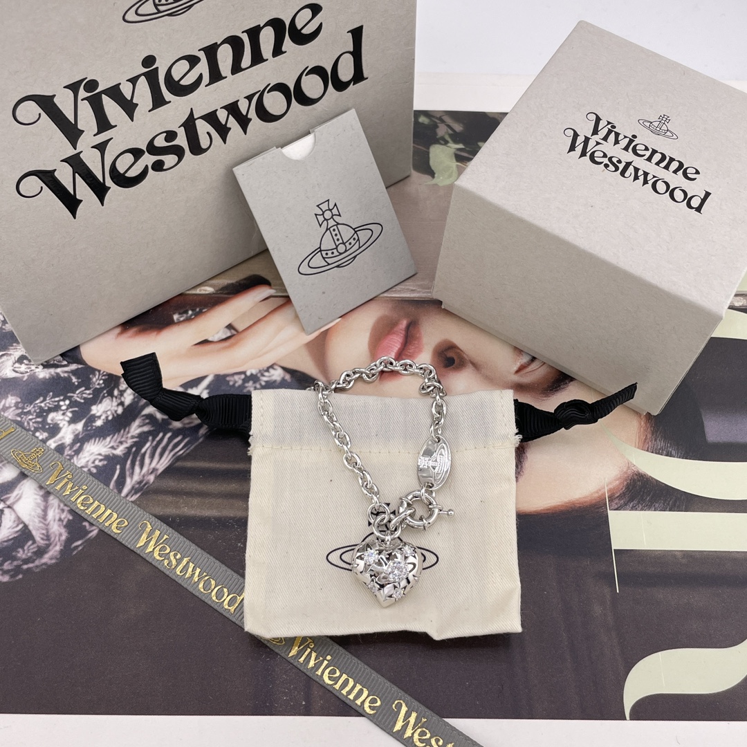 NO:669650,88200【VivienneWestwood】Z! Baby, what is a happy planet? Come on, this is a happy planet!  Beautiful three-dimensional love bracelet!  Highly recommended, you must enter, you will definitely enter with your eyes closed!  The pure crown ball is a classic symbol, and the shining rings of Saturn outline the future as the waves flow, opening up a new encounter with the future!  The diamonds on our love planet Saturn are also custom-made Swarovski rhinestones, not just made with plastic beads and diamonds on the market!  When you get your hands on it, you can completely feel its texture, feel and luster. The rhinestone embellishment appears on the design of Saturn, adding a lot of cool and fashionable pretty looks, making the punk look a little girly at the same time, bringing with it a group of fashion fans!  It’s really beautiful, can be salty or sweet, pure or delicious!  I fell in love at first sight, it is definitely a leader in the 'practical + high-end' world, an absolute yyds, an absolute treasure, a bracelet that will never go out of style!  Recommended for wall cracks!  ,,bracelet,Cardia high-end jewelry1986090988200【VivienneWestwood】Z !宝宝,什么是快乐星球,来,这就是快乐星球！绝美立体爱心手链！重磅推荐,一定要入,闭眼入准没错！纯粹王冠球是经典的象征,闪耀土星环勾勒未来波光流转间,开启一场与未来的崭新际遇！我们爱心土星上边的钻也是定制的施华洛水钻,而非市面上随随便便用个塑料珠子和钻就做出来的！拿到手完完全全可以感受到它的质感,手感,光泽感超nice用水钻的点缀出现在土星的设计上,增添不少冷艳时髦的俏丽模样,使得朋克同时又有点小少女,自带一群时尚粉！真的敲好看,可盐可甜,可纯可欲！一眼便钟情,绝对是“实用+高级”界的杠把子,绝对的yyds,绝对的宝藏永不过时的手链！墙裂推荐一套入！,,bracelet,卡迪亚高端饰品,Jewelry