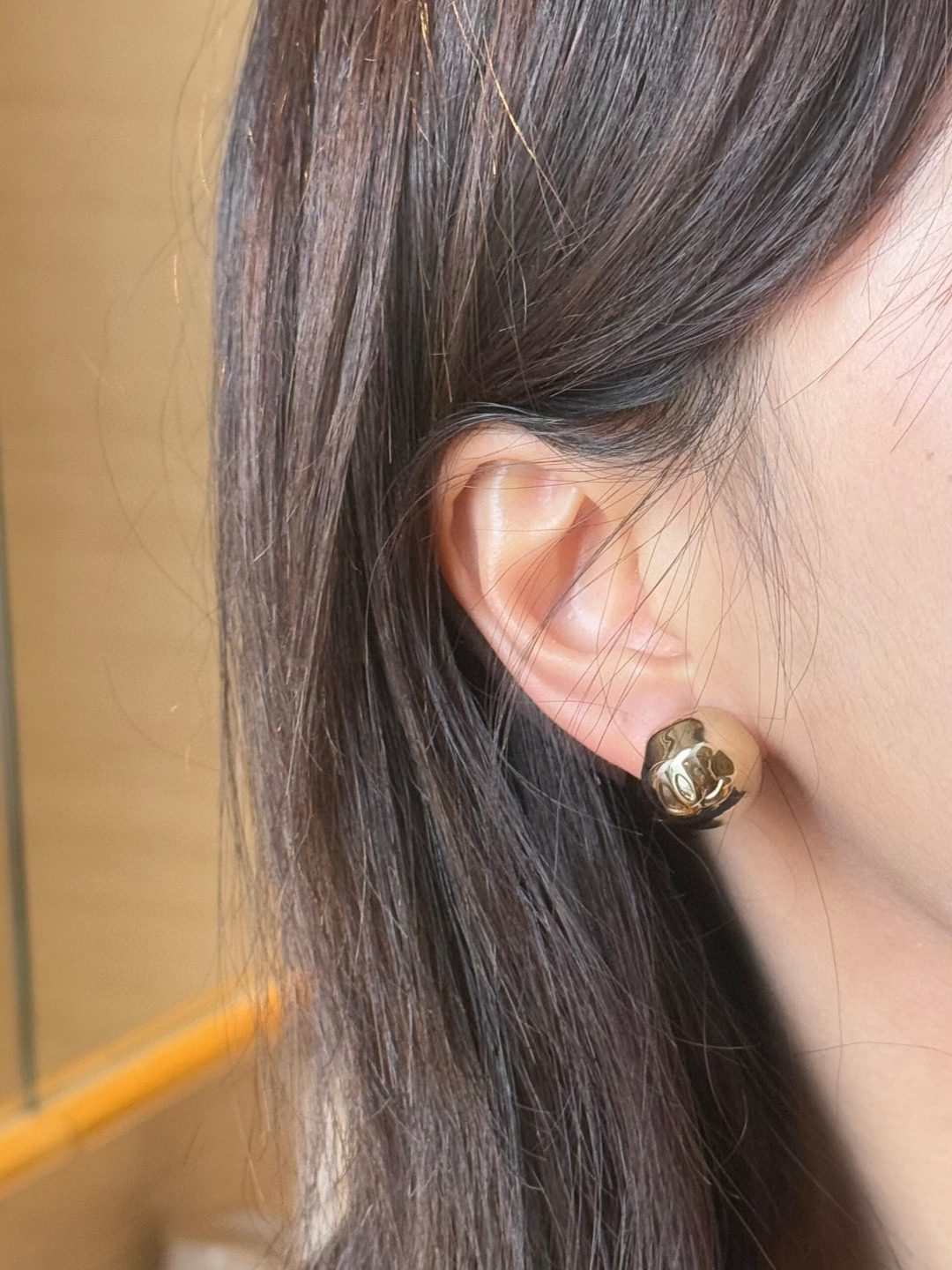Chanel 高品质 细节如图 香不规则金属半球耳钉Z