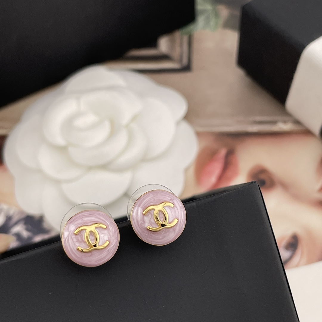 Alta calidad Pendientes pequeños de perla rosa con borde dorado】Z 4500. ¡Para grandes cantidades, consulta al servicio …