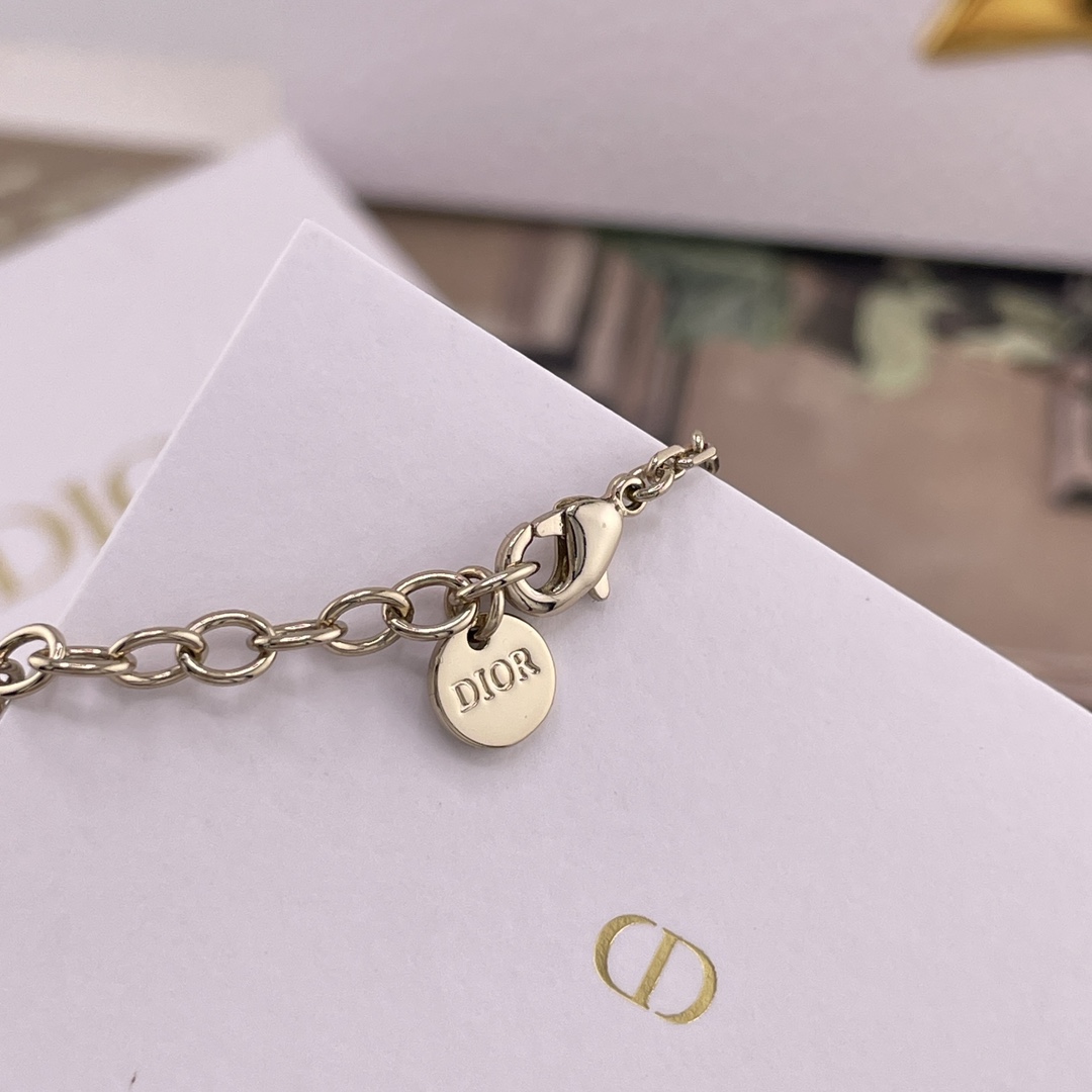 【【D 满钻大小雏菊多配件项链】Z 5700，量大咨询客Fu❗️！老规矩先到先得！26年早春最新款绝美系