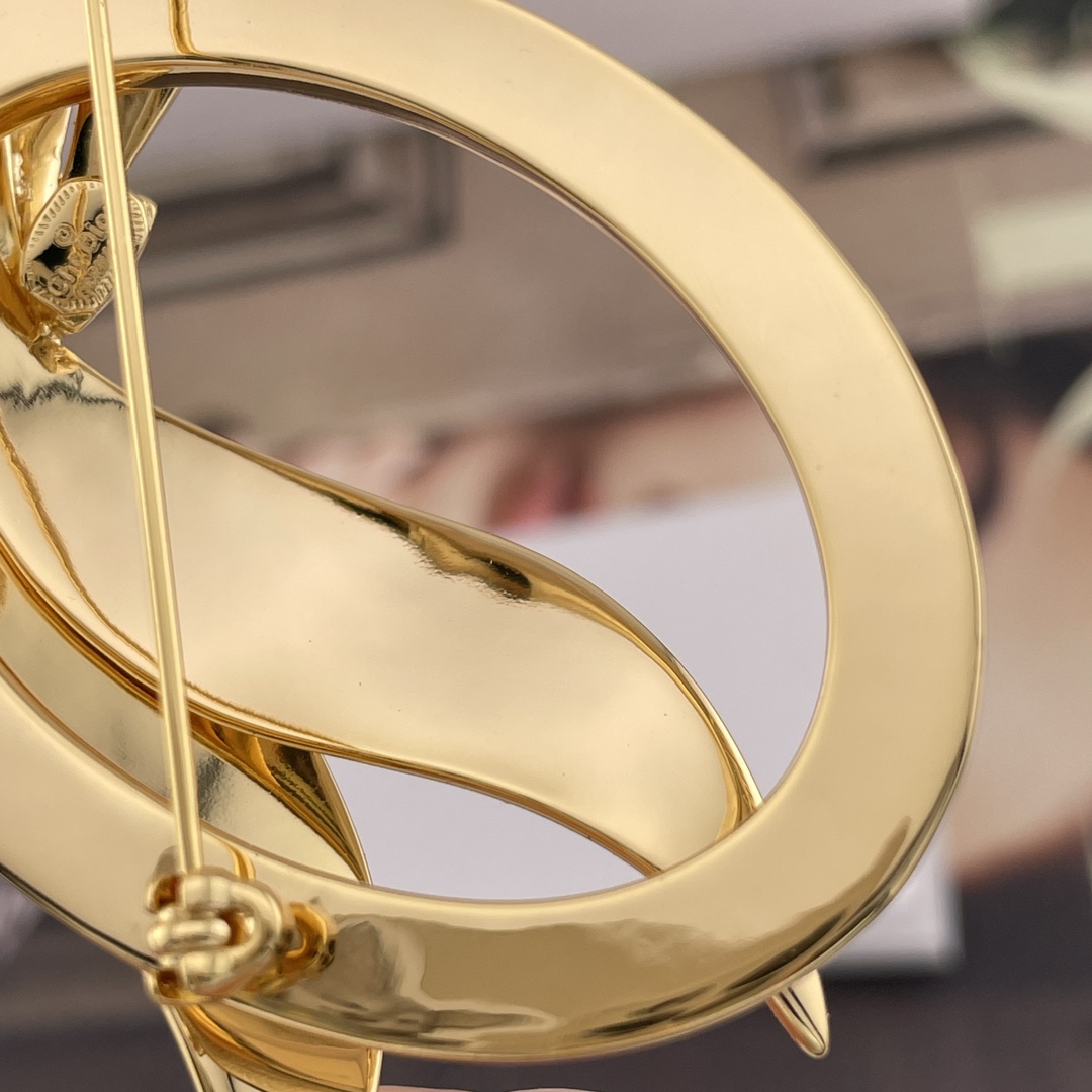 【【D 立体蝴蝶结椭圆胸针】D!or vintage系列，越看越好看，丝毫不亚于Ch@nel的vinta