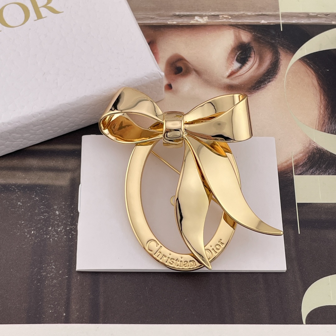【【D 立体蝴蝶结椭圆胸针】D!or vintage系列，越看越好看，丝毫不亚于Ch@nel的vinta