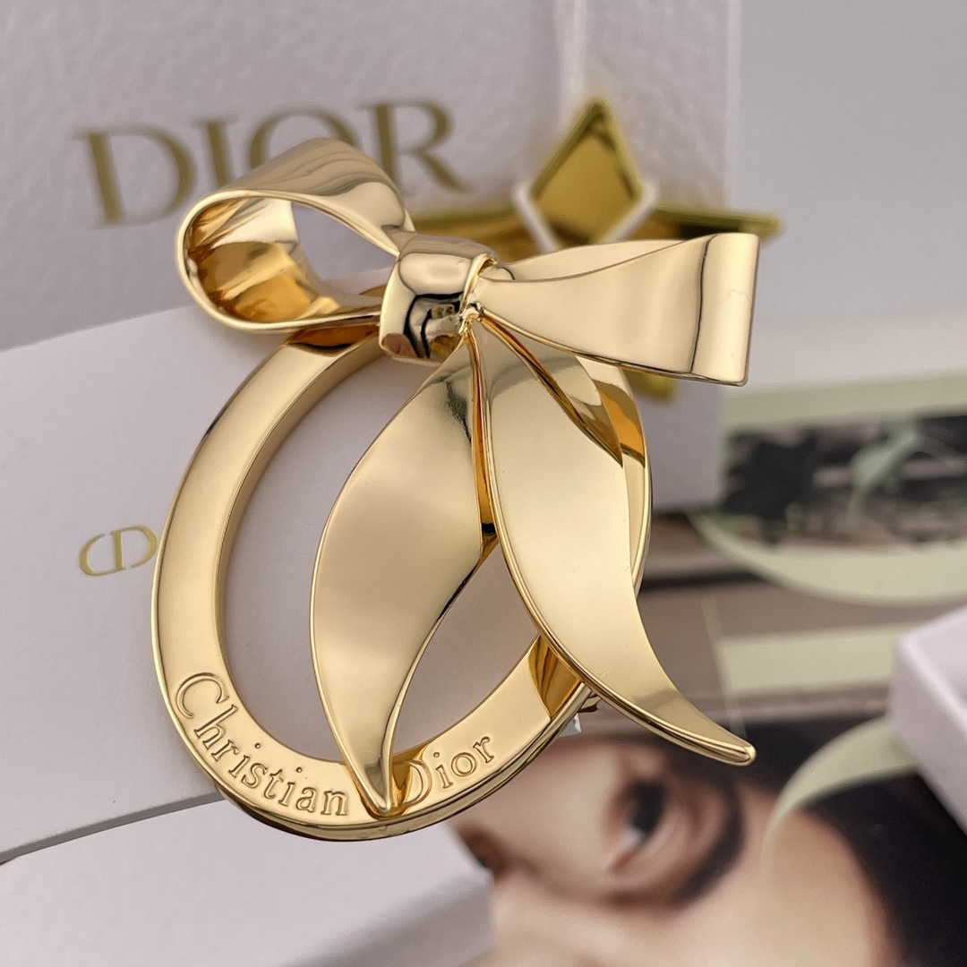 【【D 立体蝴蝶结椭圆胸针】D!or vintage系列，越看越好看，丝毫不亚于Ch@nel的vinta