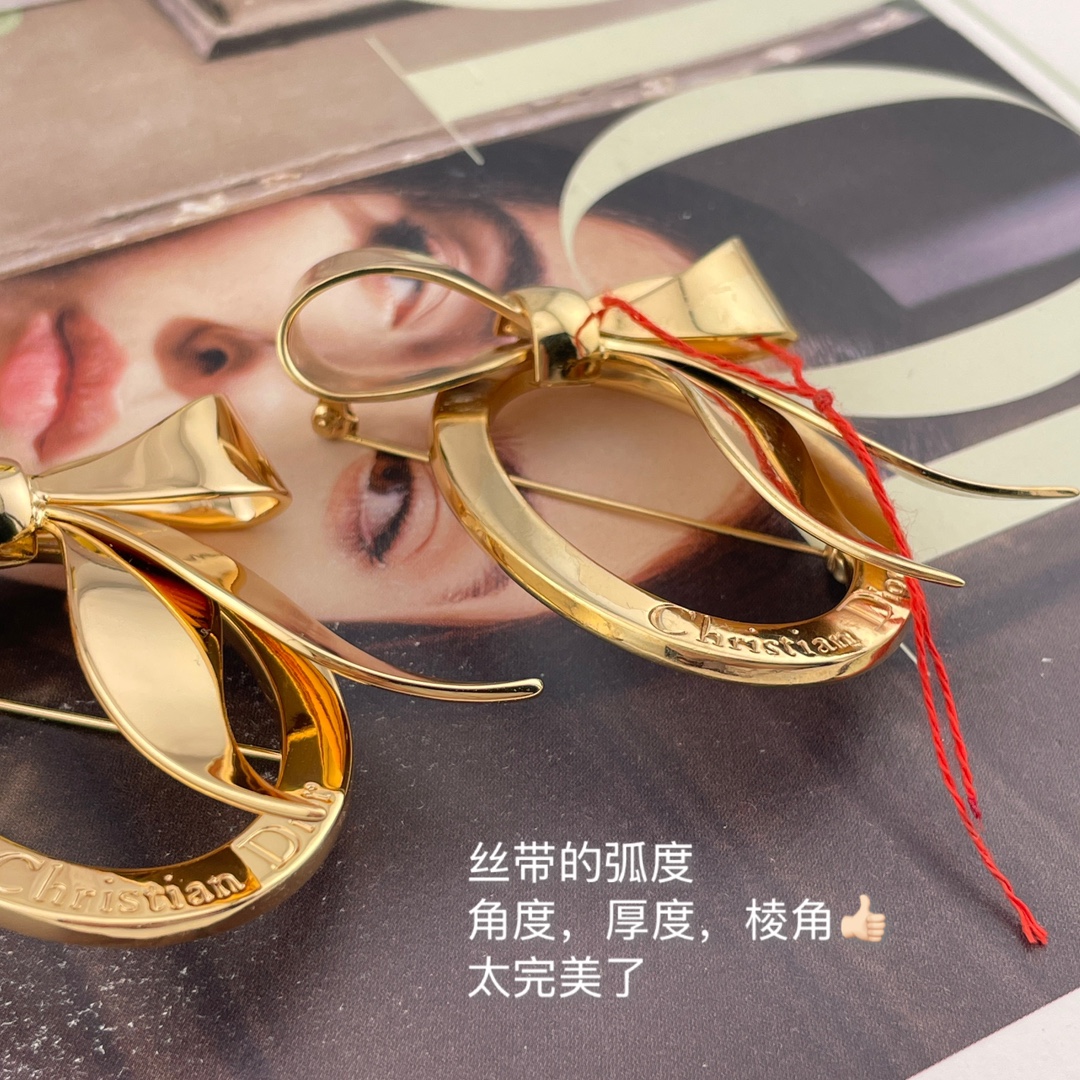 【】 Z VS 我们！认准我们家出品！只对标官网❗️无限放大对比！饰品类的工艺现在对于我们来说，完完全全