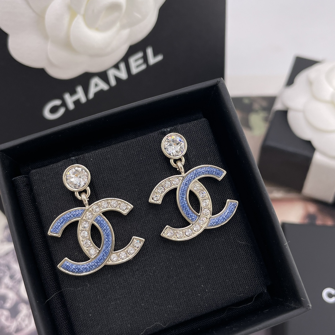 【【香钻吊仿牛仔拼钻双c耳钉】Z 5500！量大咨询客Fu❗️26早春最。爆款仿牛仔系列❗️巨巨巨火爆。