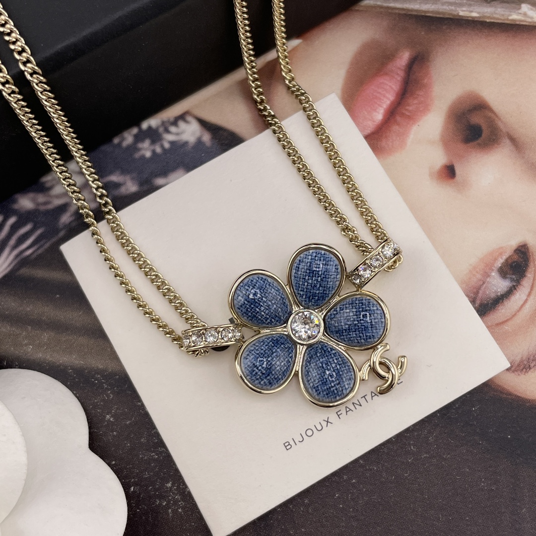 【【香仿牛仔花花吊c短项链】Z 7000!，辛芷蕾同款！26早春最新款爆款仿牛仔系列！全网首发！老规矩先