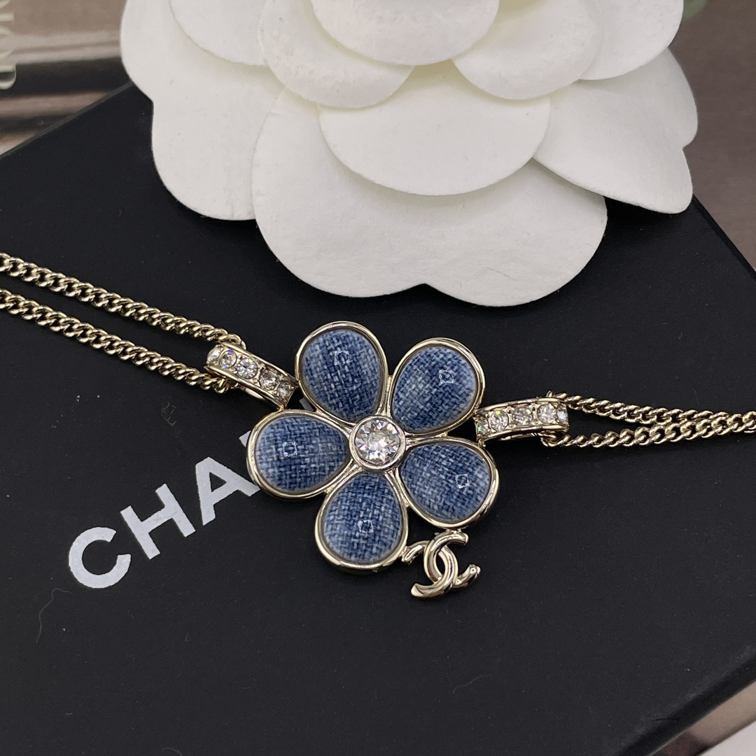 【【香仿牛仔花花吊c短项链】Z 7000!，辛芷蕾同款！26早春最新款爆款仿牛仔系列！全网首发！老规矩先