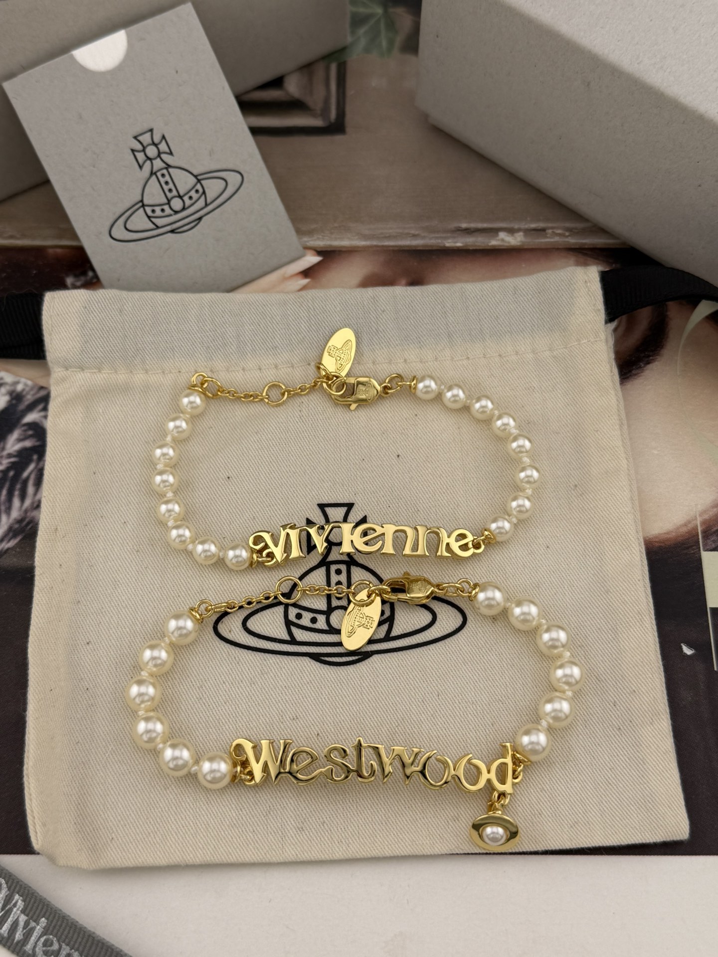 【【VivienneWestwood】宝宝，什么是快乐星球，来，这就是快乐星球！绝美两件套珍珠字母星球手