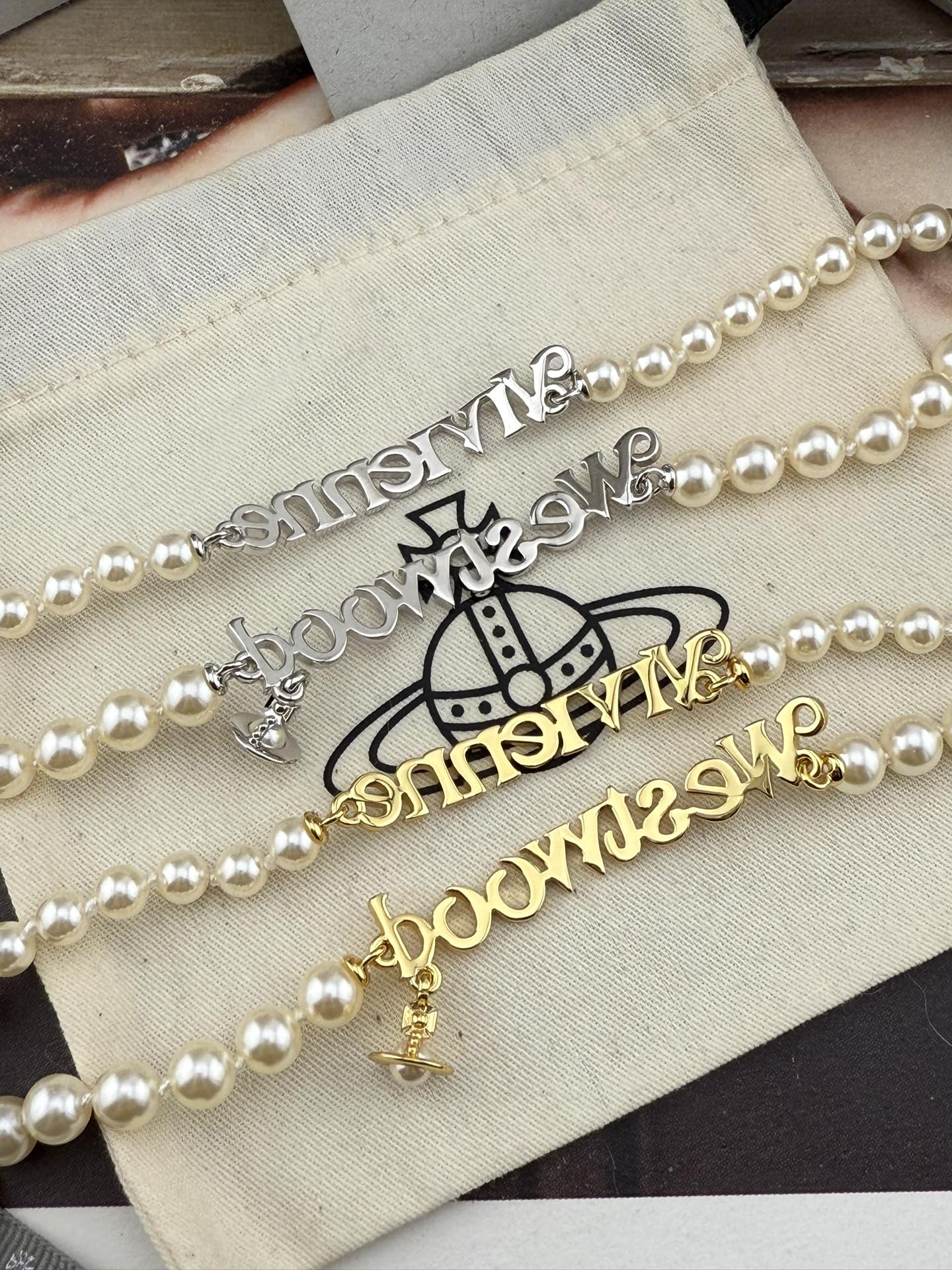 【【VivienneWestwood】宝宝，什么是快乐星球，来，这就是快乐星球！绝美两件套珍珠字母星球手