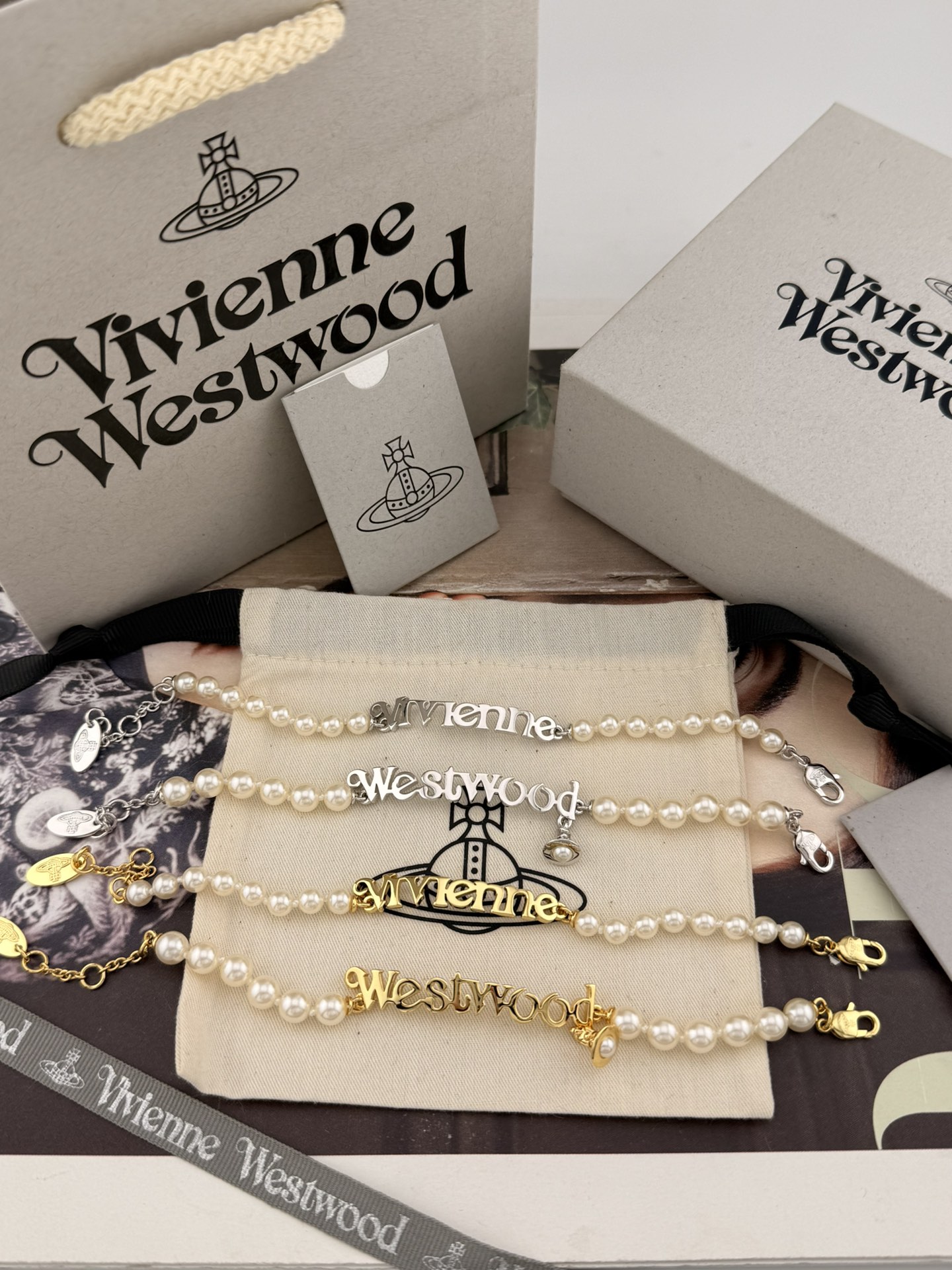 【【VivienneWestwood】宝宝，什么是快乐星球，来，这就是快乐星球！绝美两件套珍珠字母星球手
