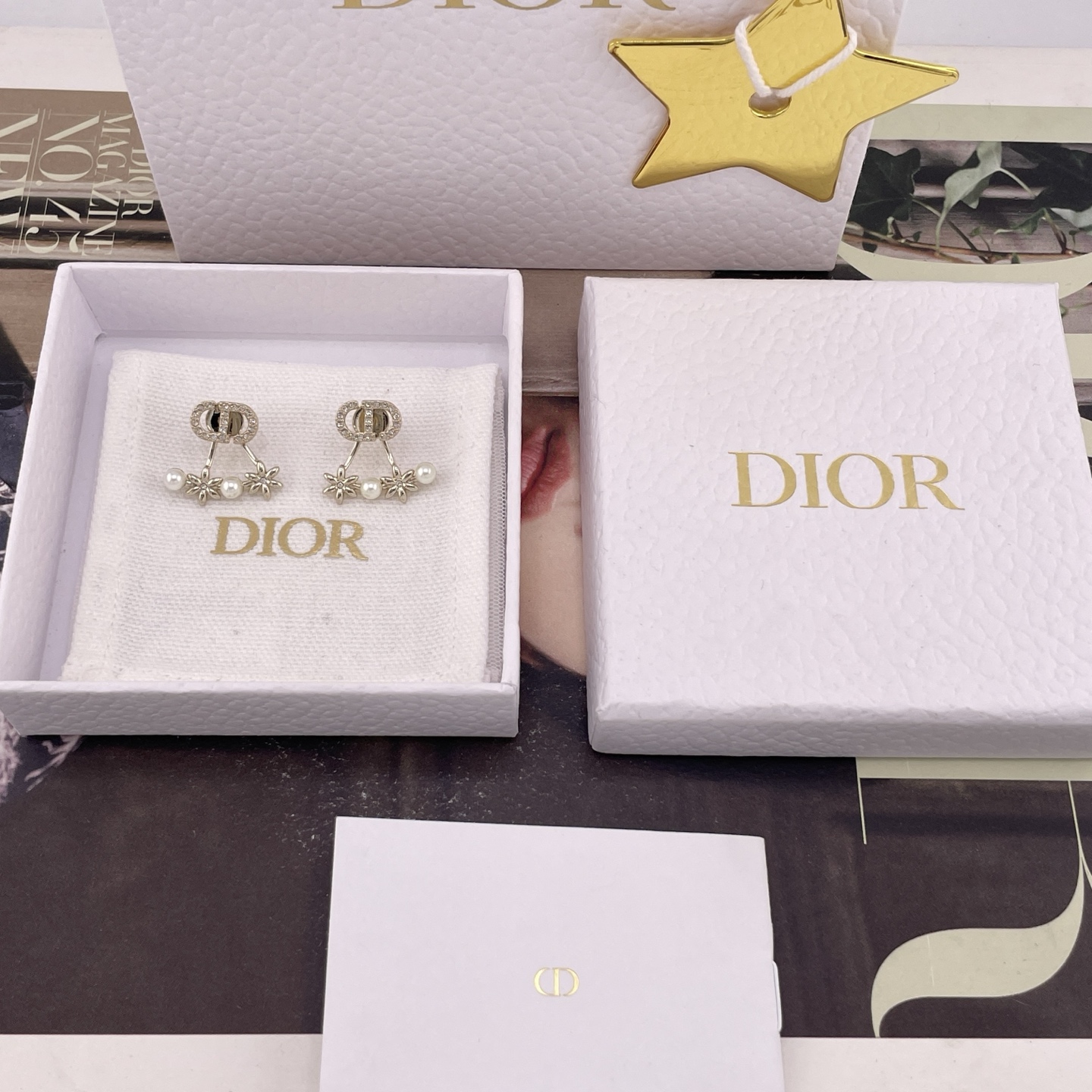 216779 [D CD cuentas pequeñas de mil flores aretes] Z 4800, definitivamente compra esta serie, ¡la serie más hermosa de…