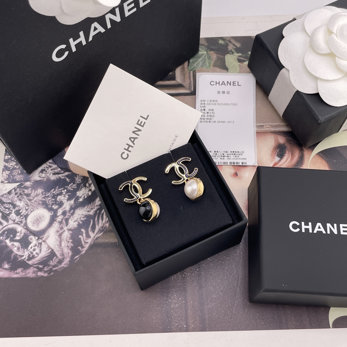 216801【Pendientes de bolas blancas y negras con C perfumados】Comprados con sobreprecio de agente Z 5600, 🤩🤩🤩¡Me enca…