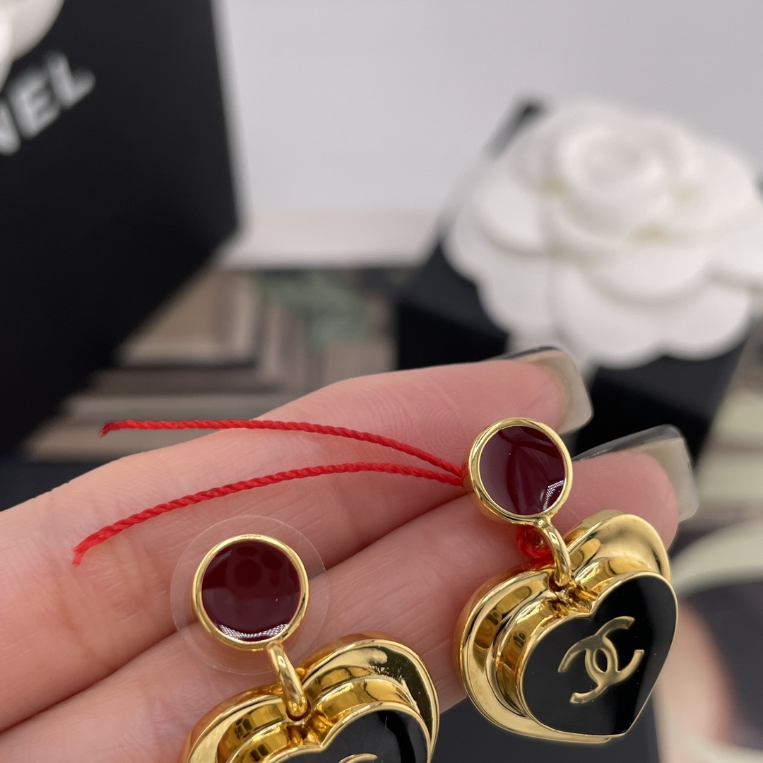 【】 Z VS 我们！认准我们家出品！只对标官网❗️无限放大对比！饰品类的工艺现在对于我们来说，完完全全