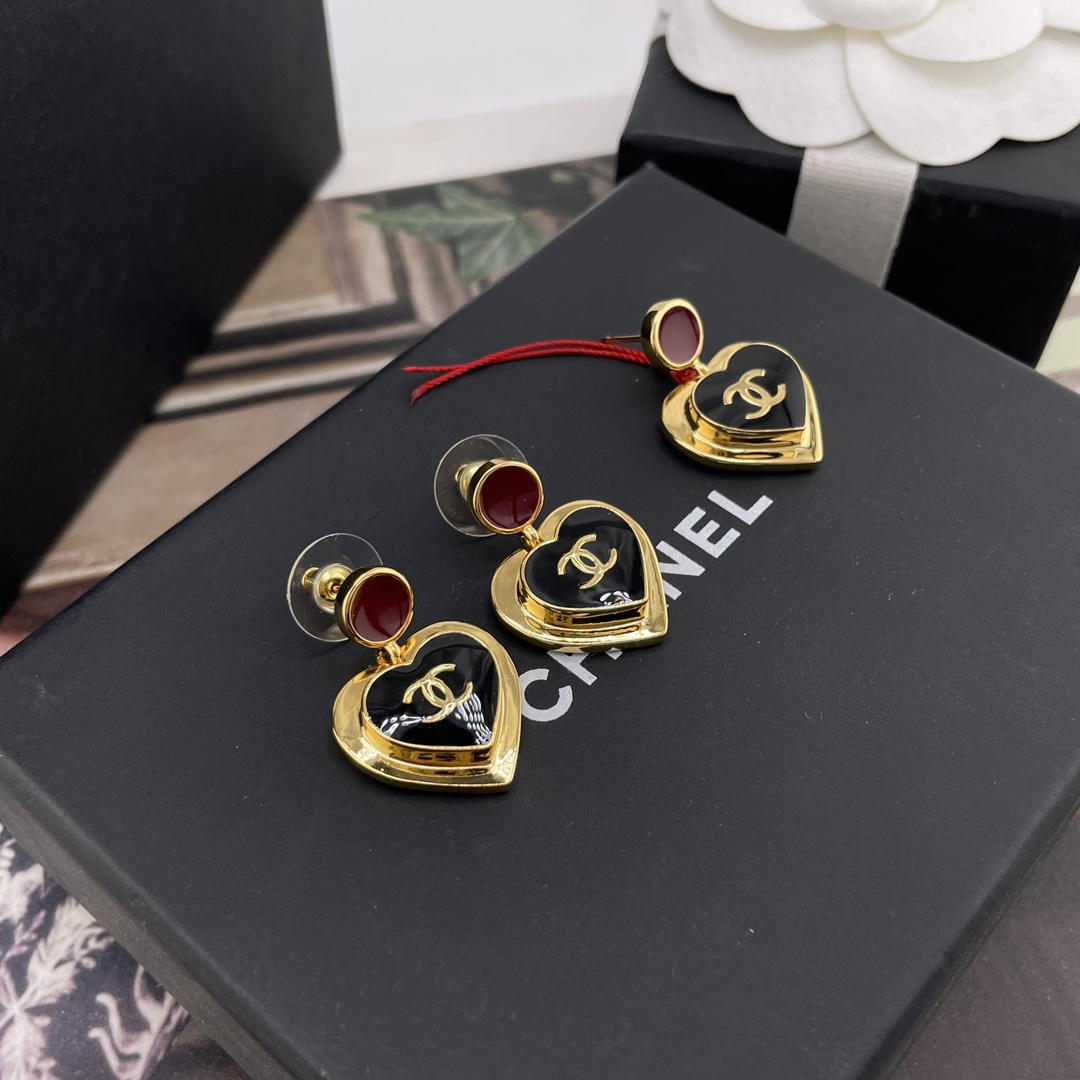 【】 Z VS 我们！认准我们家出品！只对标官网❗️无限放大对比！饰品类的工艺现在对于我们来说，完完全全