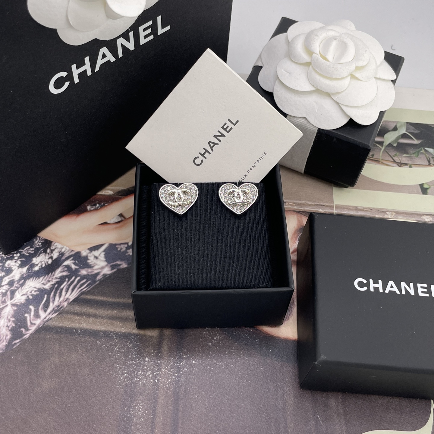 216802【Pendientes de oreja de corazón con diamantes y C dorado】Z 5100! Consulta al servicio al cliente para grandes can…