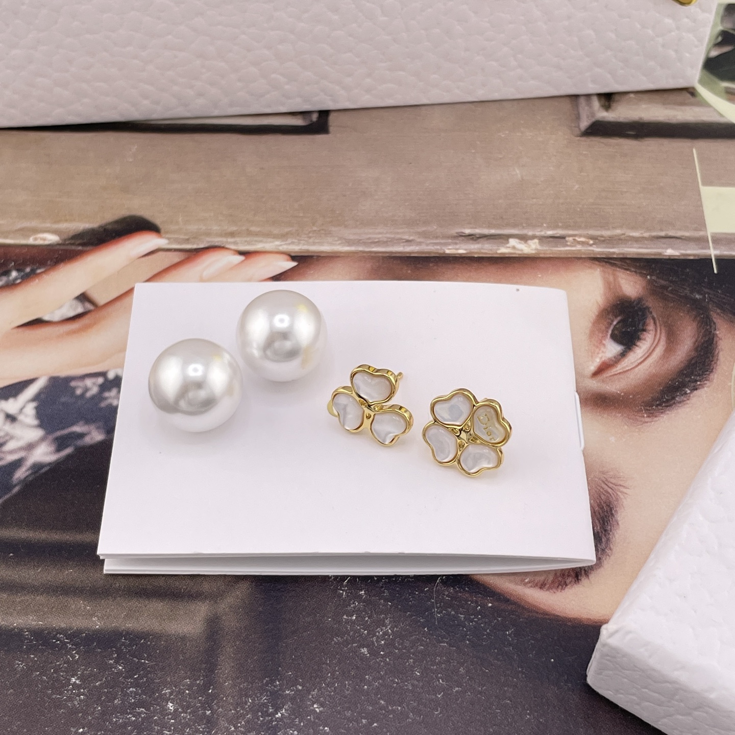 디올 귀걸이 130887 Dior Earrings 썸네일 이미지