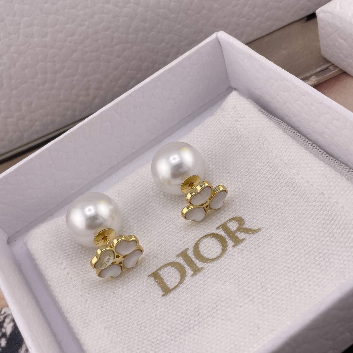 디올 귀걸이 130887 Dior Earrings 썸네일 이미지