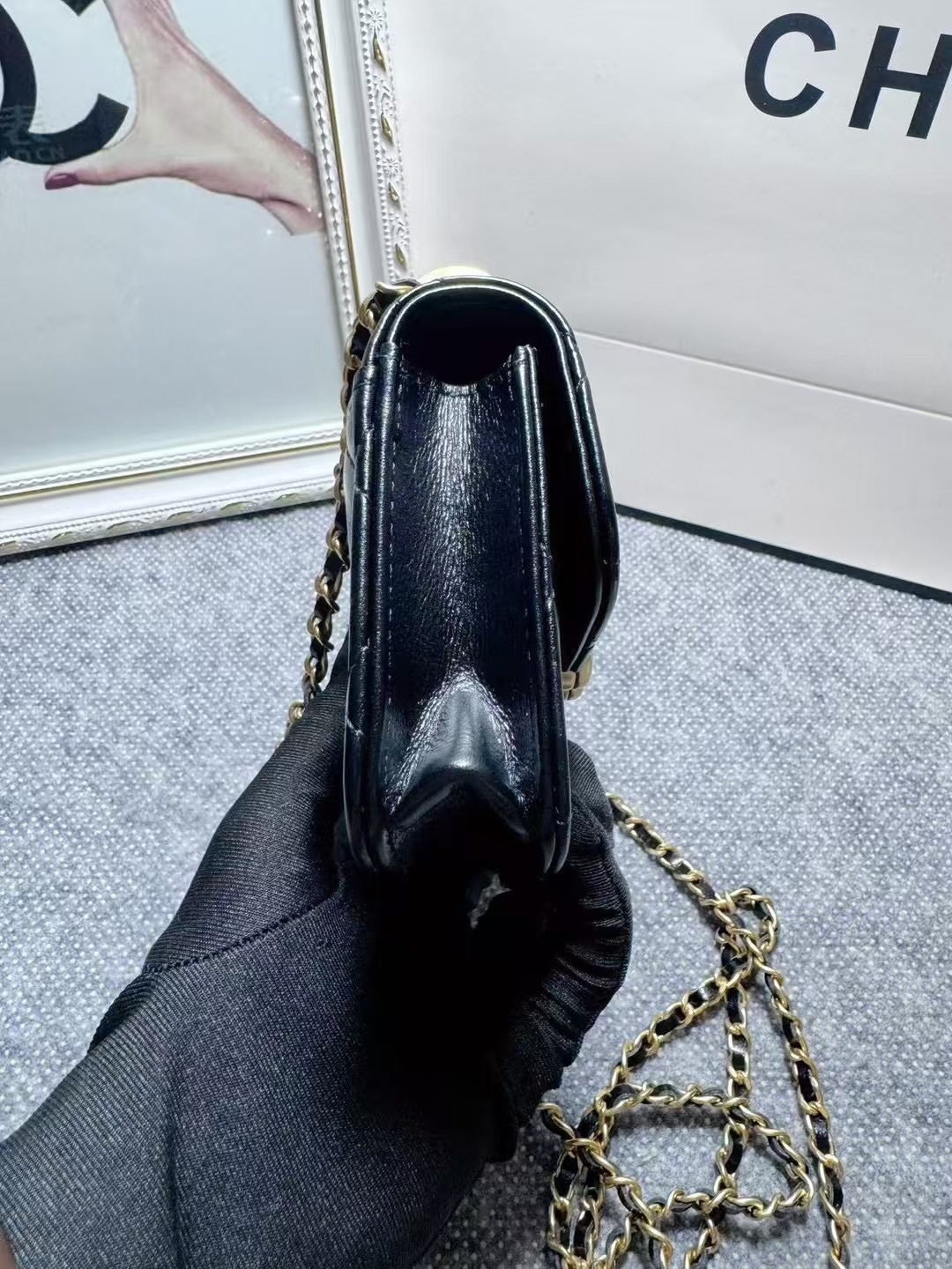 Ohanel 21新品 油腊牛皮 双金属球mini小迷腰包  双金球调节长度解锁多种背法可肩背 斜挎