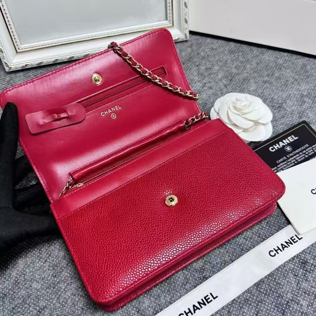 【  Chanel  】   008双C原版球纹WOC小包,时尚大气的双C让你更有自信,银色长链可收藏于