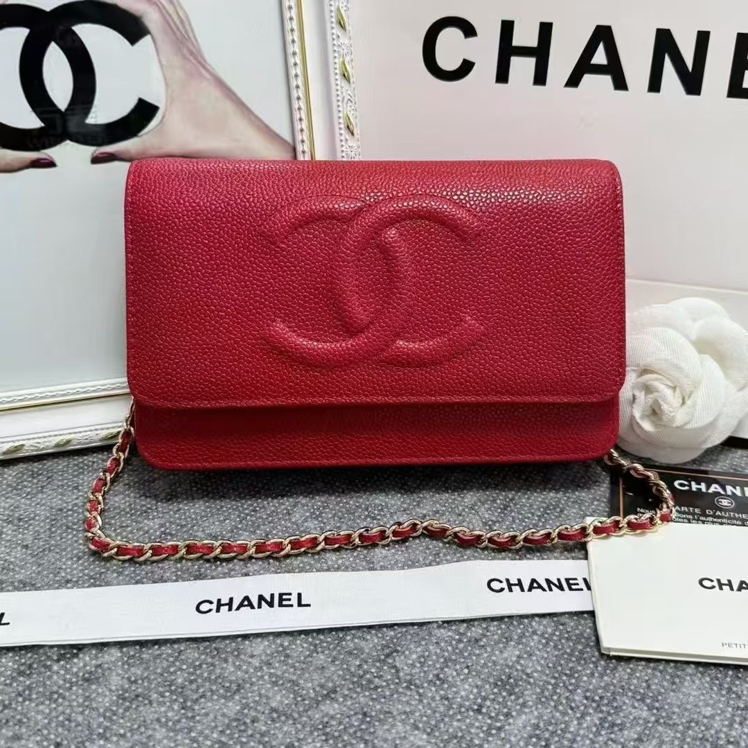 【  Chanel  】   008双C原版球纹WOC小包,时尚大气的双C让你更有自信,银色长链可收藏于