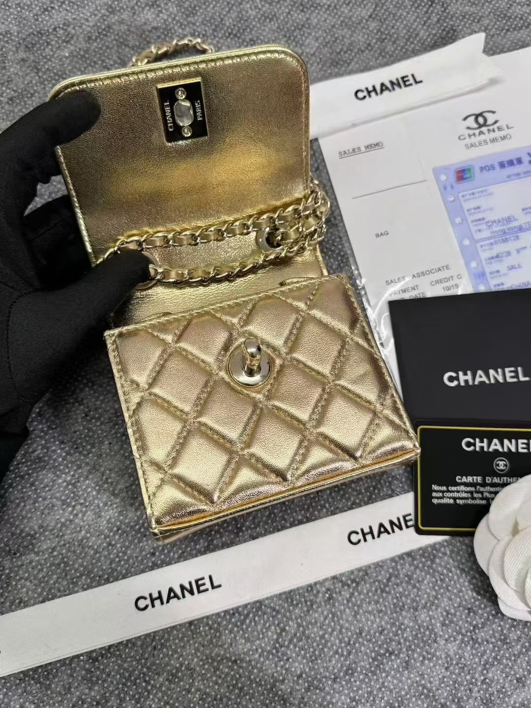 Ohanel原单 新款零钱包 单肩斜挎  金属牌 旋转搭扣  进口小羊皮 尺寸11*11*5。型号:81