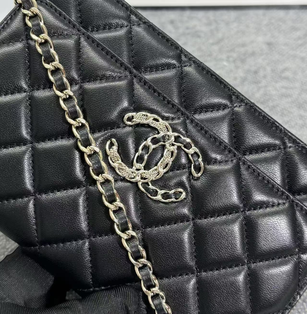 Chane ap-1794  2020新款进口羊皮woc太爱了!一眼就看上logo比经典款的大 一半穿皮