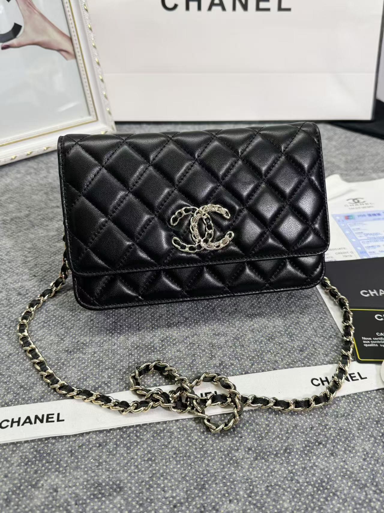 Chane ap-1794  2020新款进口羊皮woc太爱了!一眼就看上logo比经典款的大 一半穿皮