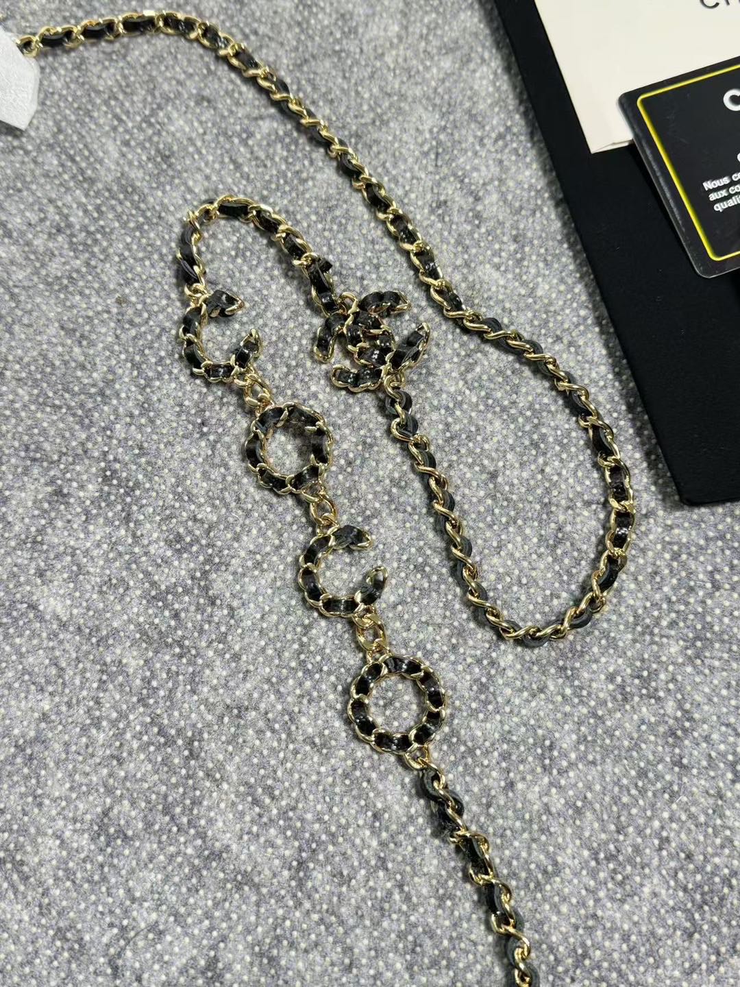 ap-2298  Chanel  链子钱包 肩带却是由双c  coco标志性logo拼接而成 炒鸡有特色