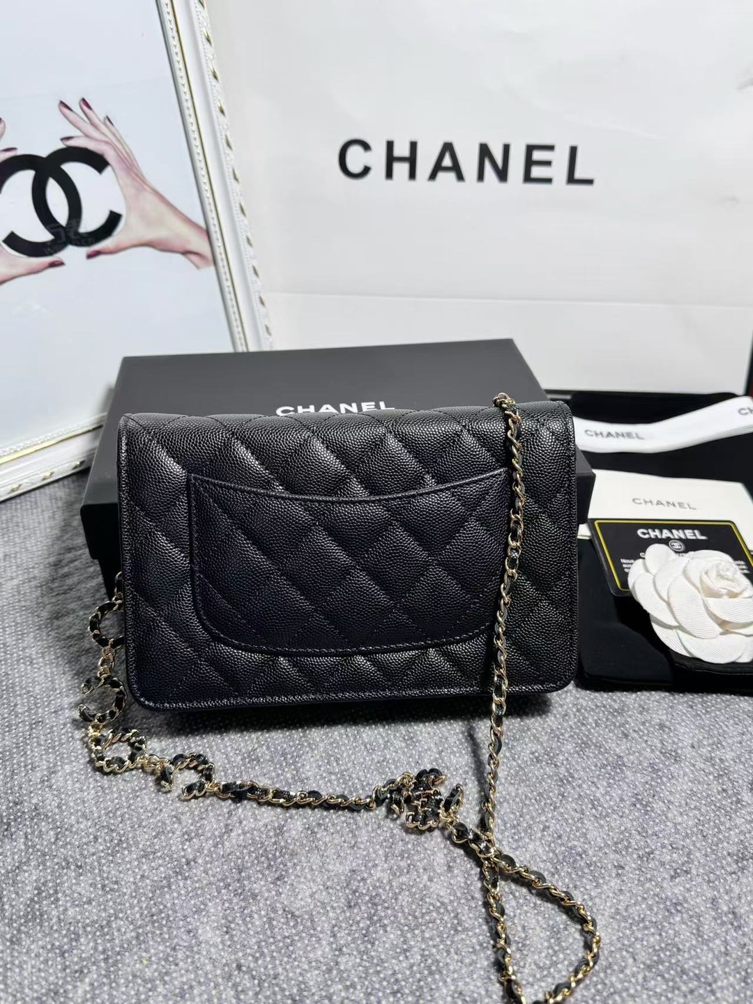 ap-2298  Chanel  链子钱包 肩带却是由双c  coco标志性logo拼接而成 炒鸡有特色