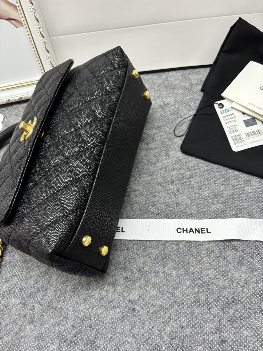 23p Chane1 型号 92990 𝑐𝑜𝑐𝑜 ℎ𝑎𝑛𝑑𝑙𝑒 口盖手提包 当季辣子鸡 炒鸡nice ，