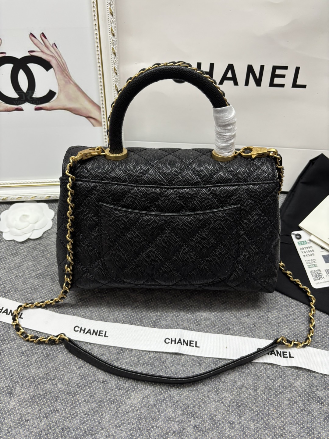 23p Chane1 型号 92990 𝑐𝑜𝑐𝑜 ℎ𝑎𝑛𝑑𝑙𝑒 口盖手提包 当季辣子鸡 炒鸡nice ，