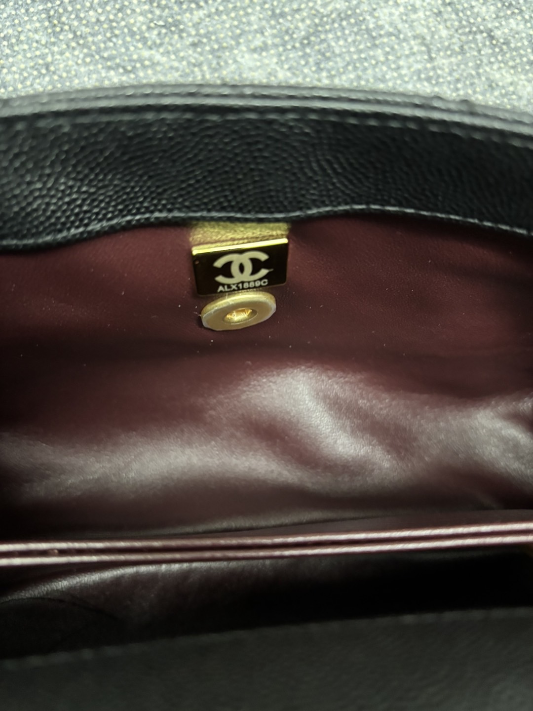 23p Chane1 型号 92990 𝑐𝑜𝑐𝑜 ℎ𝑎𝑛𝑑𝑙𝑒 口盖手提包 当季辣子鸡 炒鸡nice ，