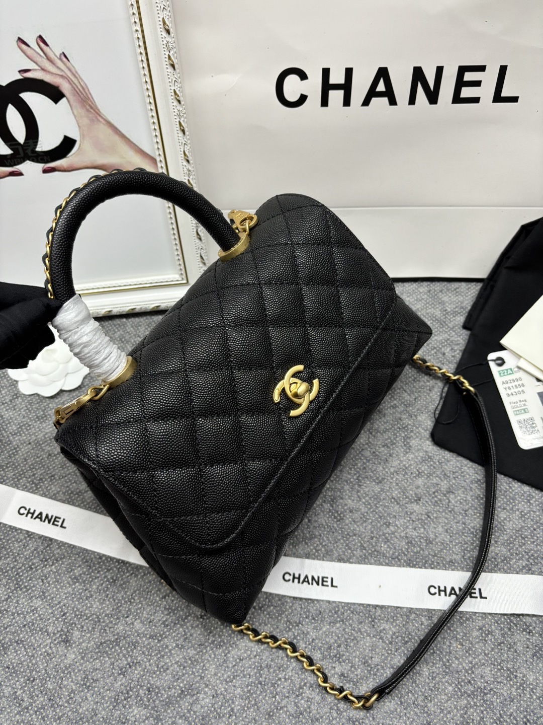 23p Chane1 型号 92990 𝑐𝑜𝑐𝑜 ℎ𝑎𝑛𝑑𝑙𝑒 口盖手提包 当季辣子鸡 炒鸡nice ，