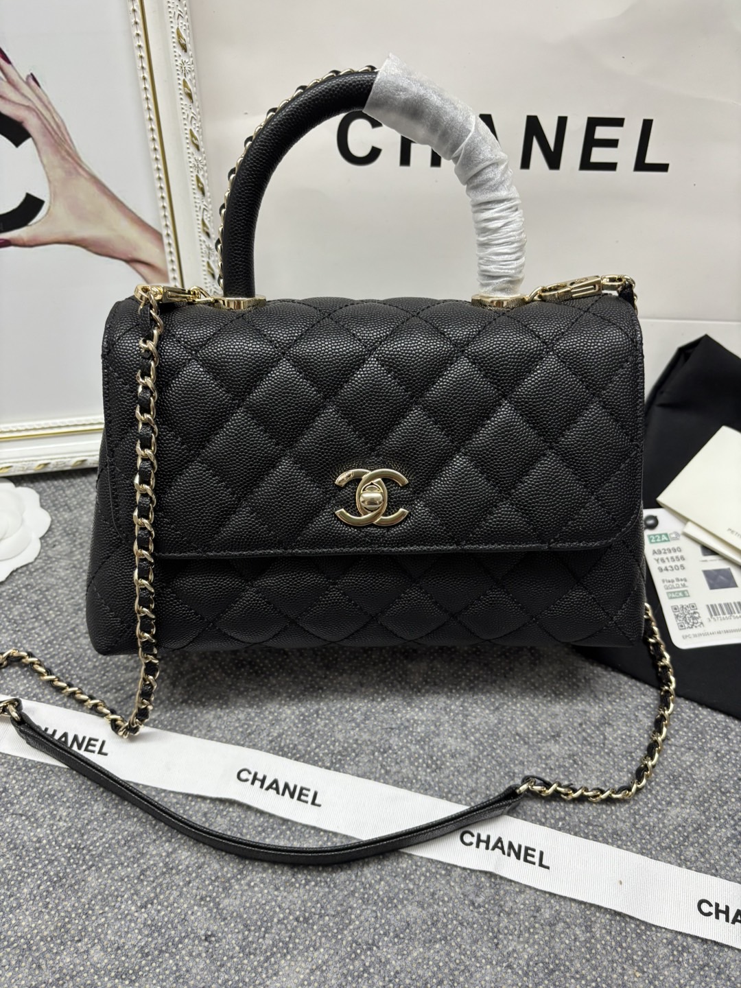 23p Chane1 型号 92990 𝑐𝑜𝑐𝑜 ℎ𝑎𝑛𝑑𝑙𝑒 口盖手提包 当季辣子鸡 炒鸡nice ，