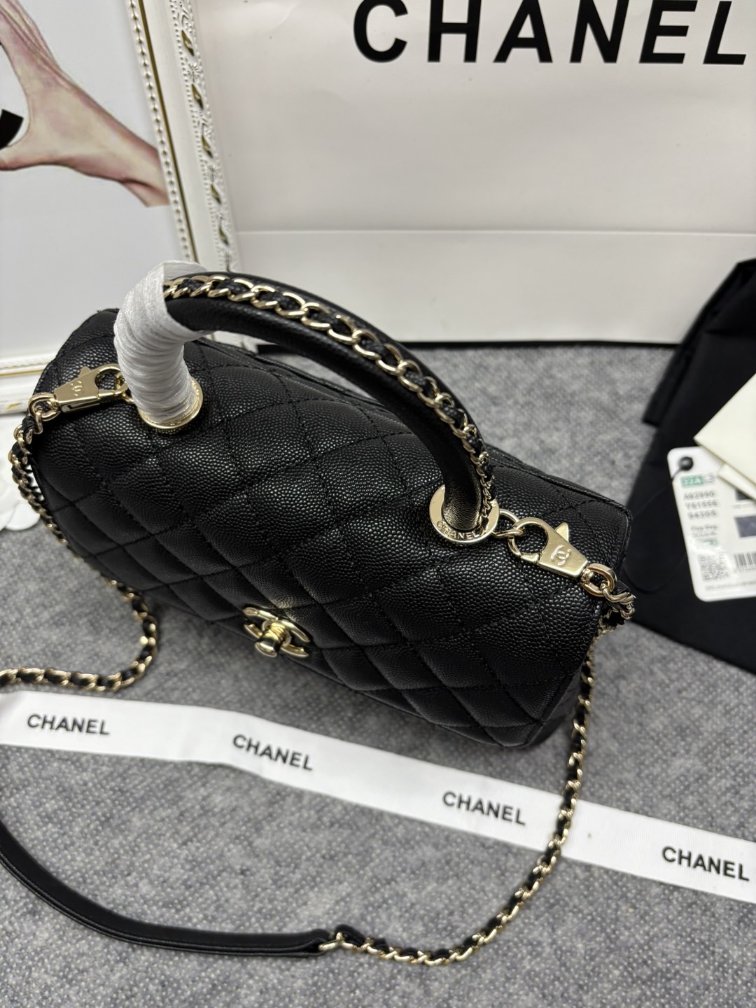 23p Chane1 型号 92990 𝑐𝑜𝑐𝑜 ℎ𝑎𝑛𝑑𝑙𝑒 口盖手提包 当季辣子鸡 炒鸡nice ，