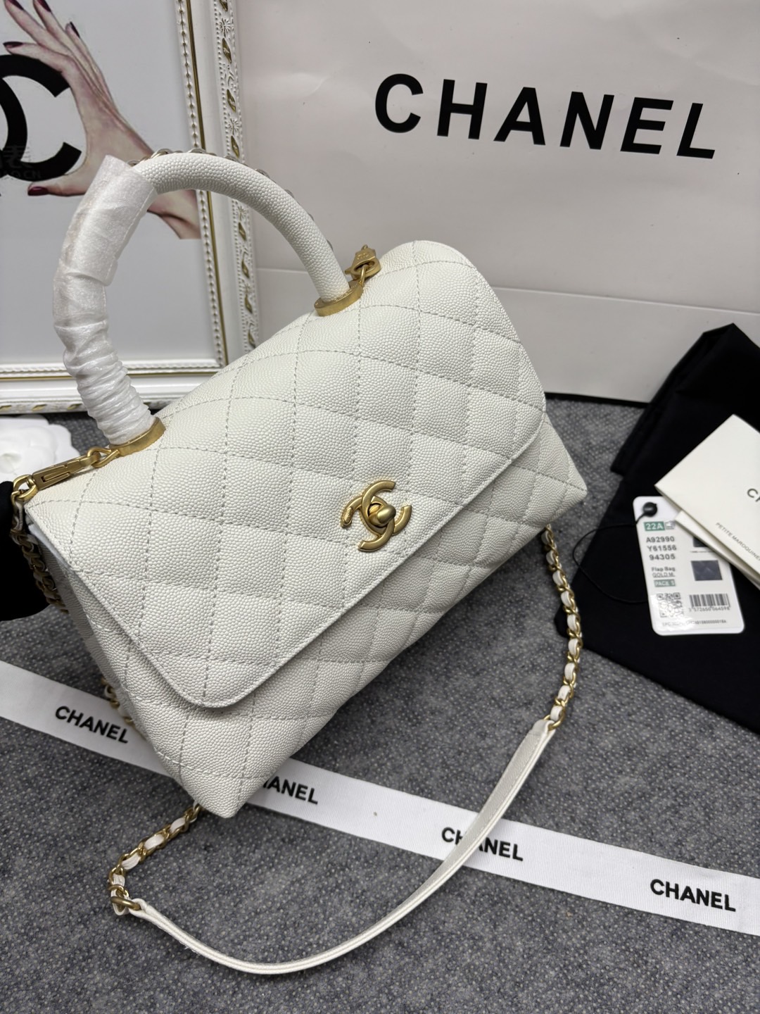 23p Chane1 型号 92990 𝑐𝑜𝑐𝑜 ℎ𝑎𝑛𝑑𝑙𝑒 口盖手提包 当季辣子鸡 炒鸡nice ，