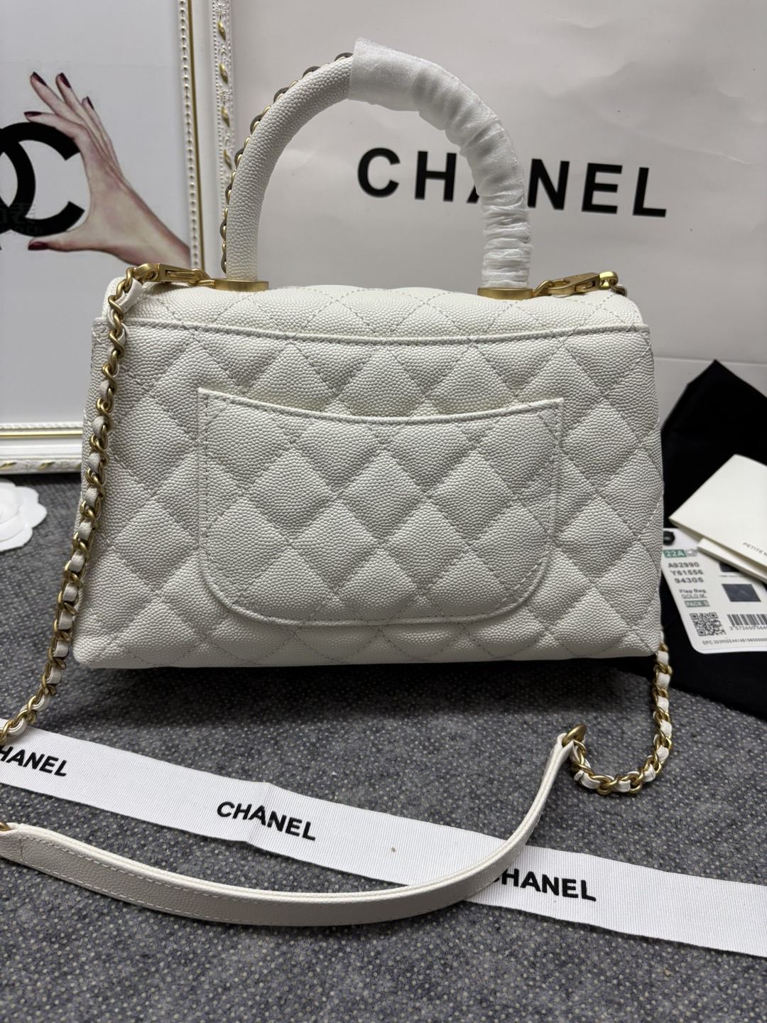 23p Chane1 型号 92990 𝑐𝑜𝑐𝑜 ℎ𝑎𝑛𝑑𝑙𝑒 口盖手提包 当季辣子鸡 炒鸡nice ，