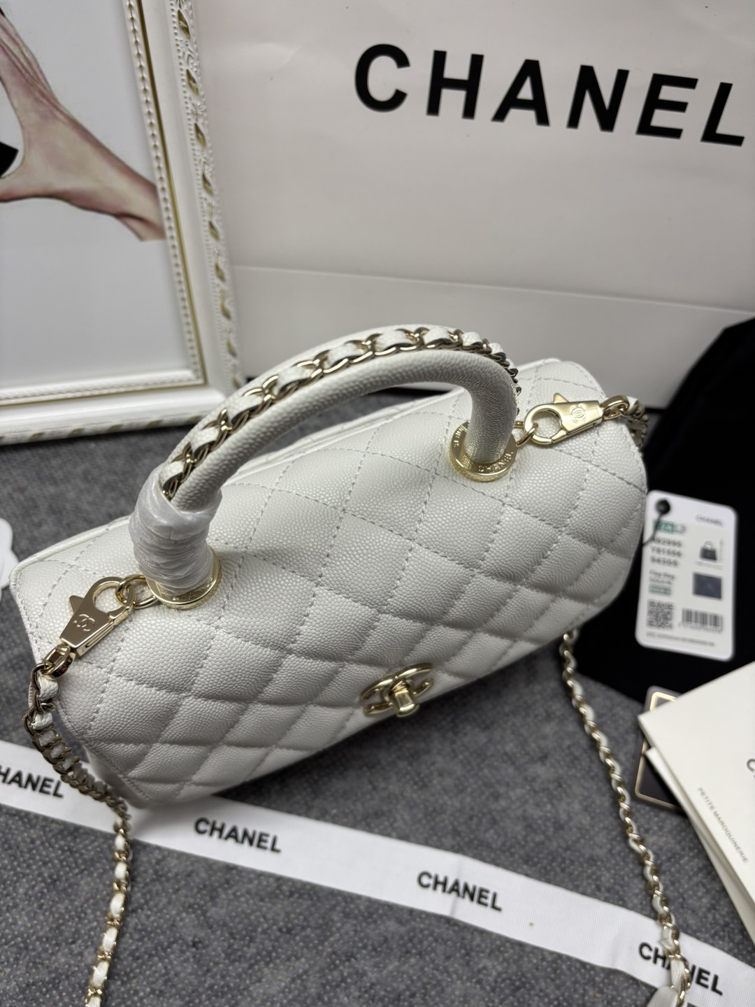 23p Chane1 型号 92990 𝑐𝑜𝑐𝑜 ℎ𝑎𝑛𝑑𝑙𝑒 口盖手提包 当季辣子鸡 炒鸡nice ，