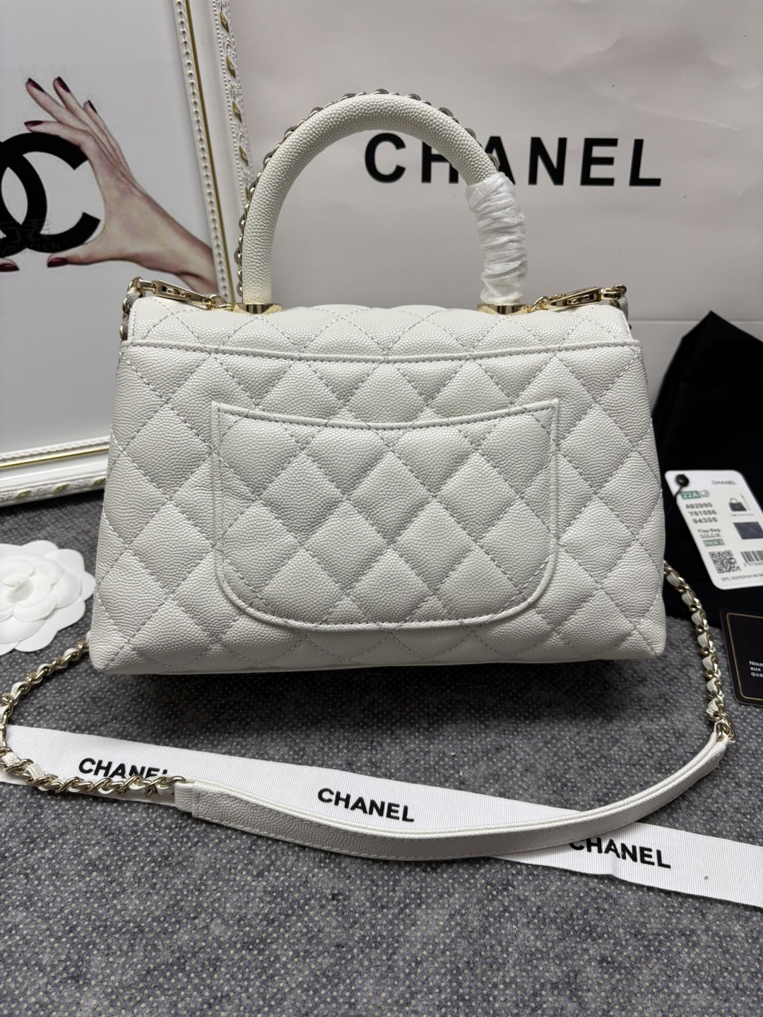 23p Chane1 型号 92990 𝑐𝑜𝑐𝑜 ℎ𝑎𝑛𝑑𝑙𝑒 口盖手提包 当季辣子鸡 炒鸡nice ，