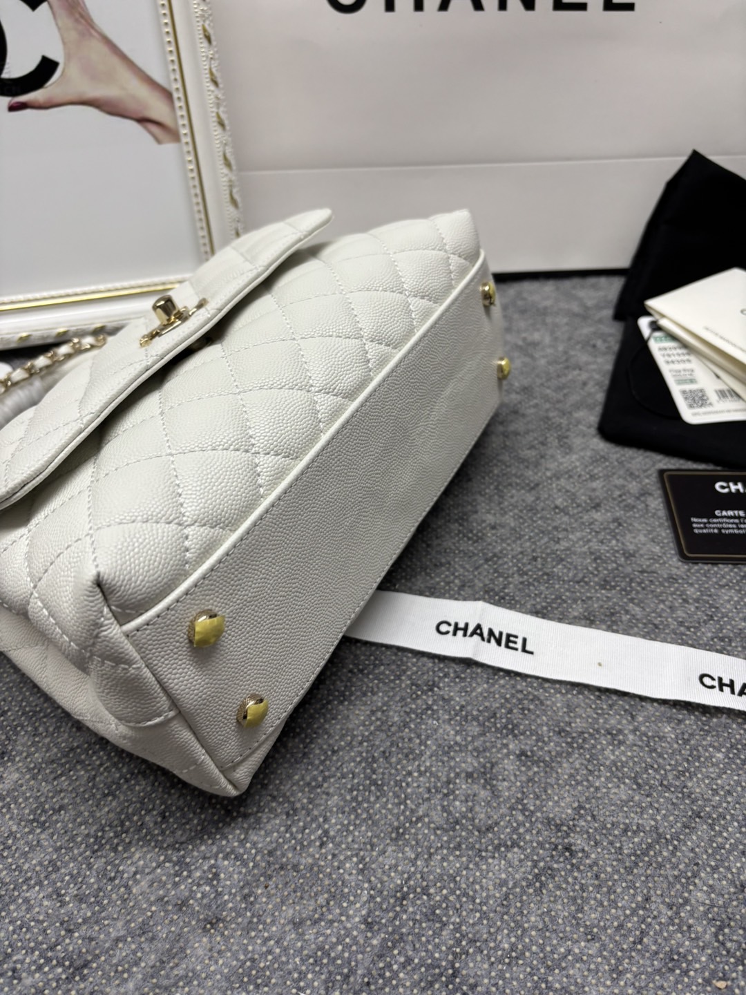 23p Chane1 型号 92990 𝑐𝑜𝑐𝑜 ℎ𝑎𝑛𝑑𝑙𝑒 口盖手提包 当季辣子鸡 炒鸡nice ，