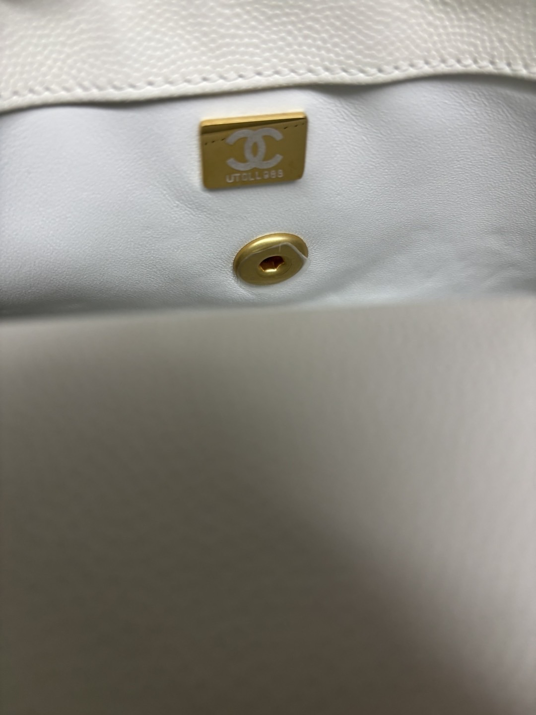 23p Chane1 型号 92990 𝑐𝑜𝑐𝑜 ℎ𝑎𝑛𝑑𝑙𝑒 口盖手提包 当季辣子鸡 炒鸡nice ，