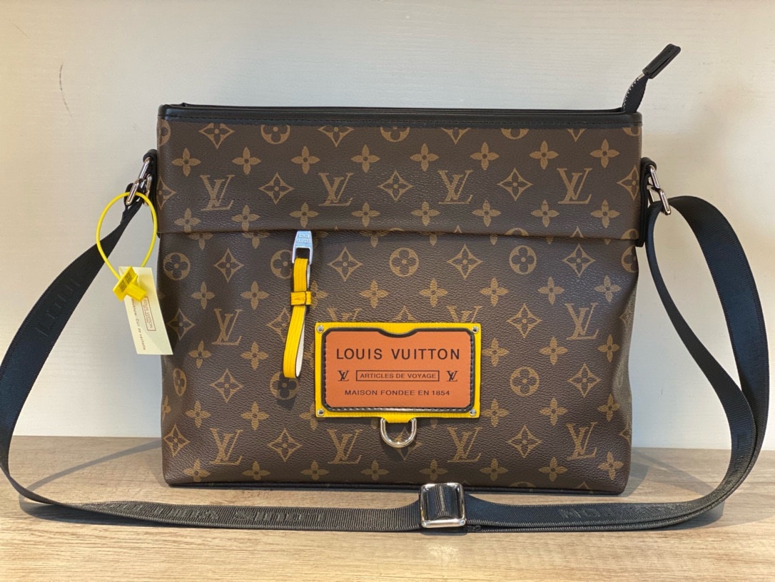 Louis Vuitton 1:1
 Crossbody & Shoulder Bags Men Cowhide Deerskin