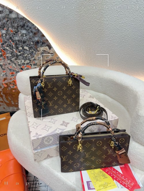 Louis Vuitton Monogram Canvas Petit Sac Plat - Iconic Style, Compact Size 1 Louis Vuitton Monogram Canvas Petit Sac Plat - Iconic Style, Compact Size
