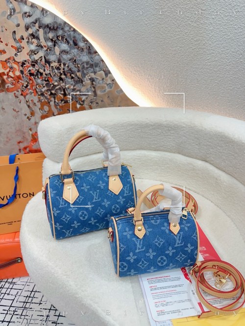 Louis Vuitton Denim Speedy Bandoulière: Stylish Handbag, Shoulder & Crossbody Bag 1 Louis Vuitton Denim Speedy Bandoulière: Stylish Handbag, Shoulder & Crossbody Bag