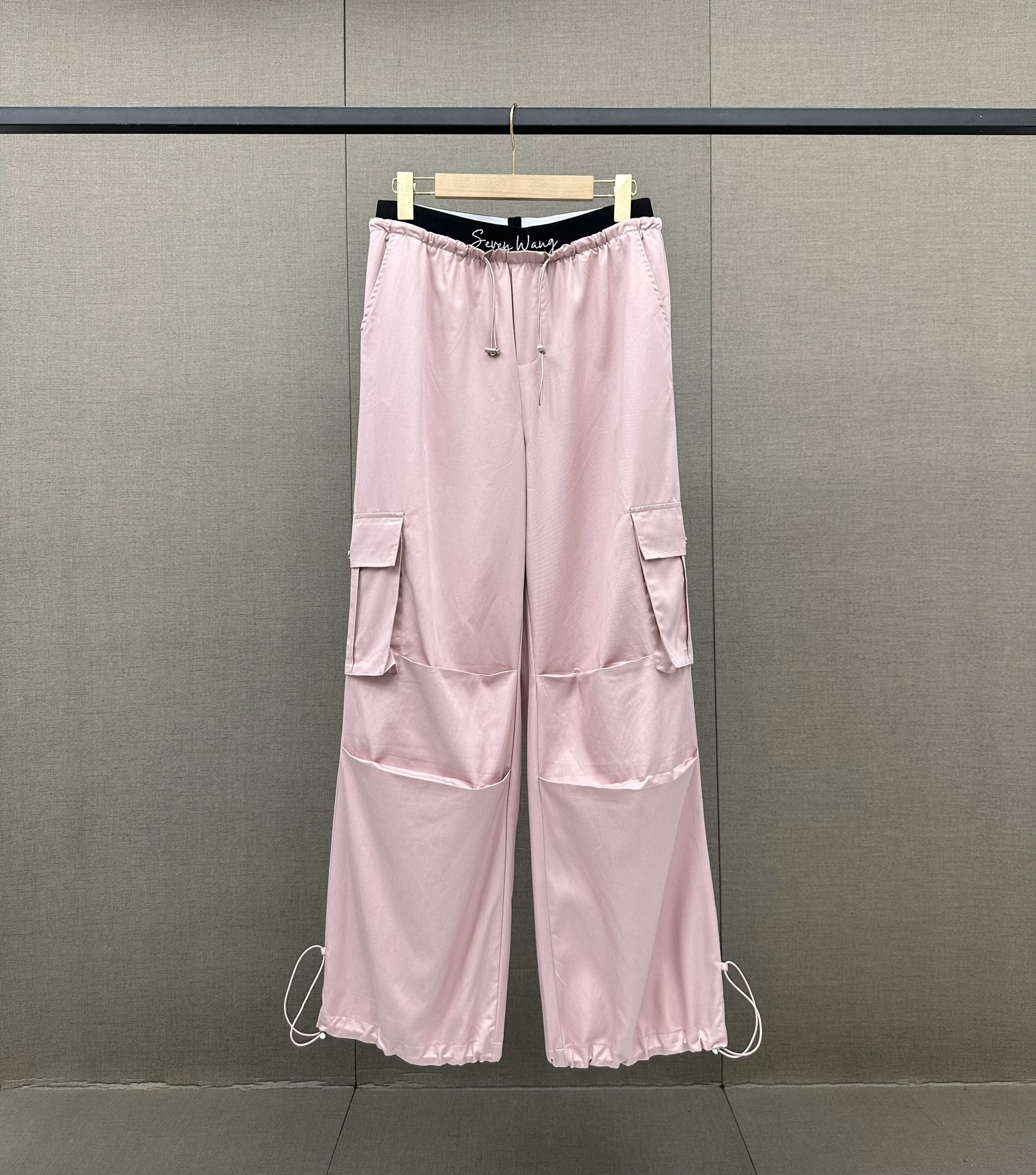 粉色工装裤