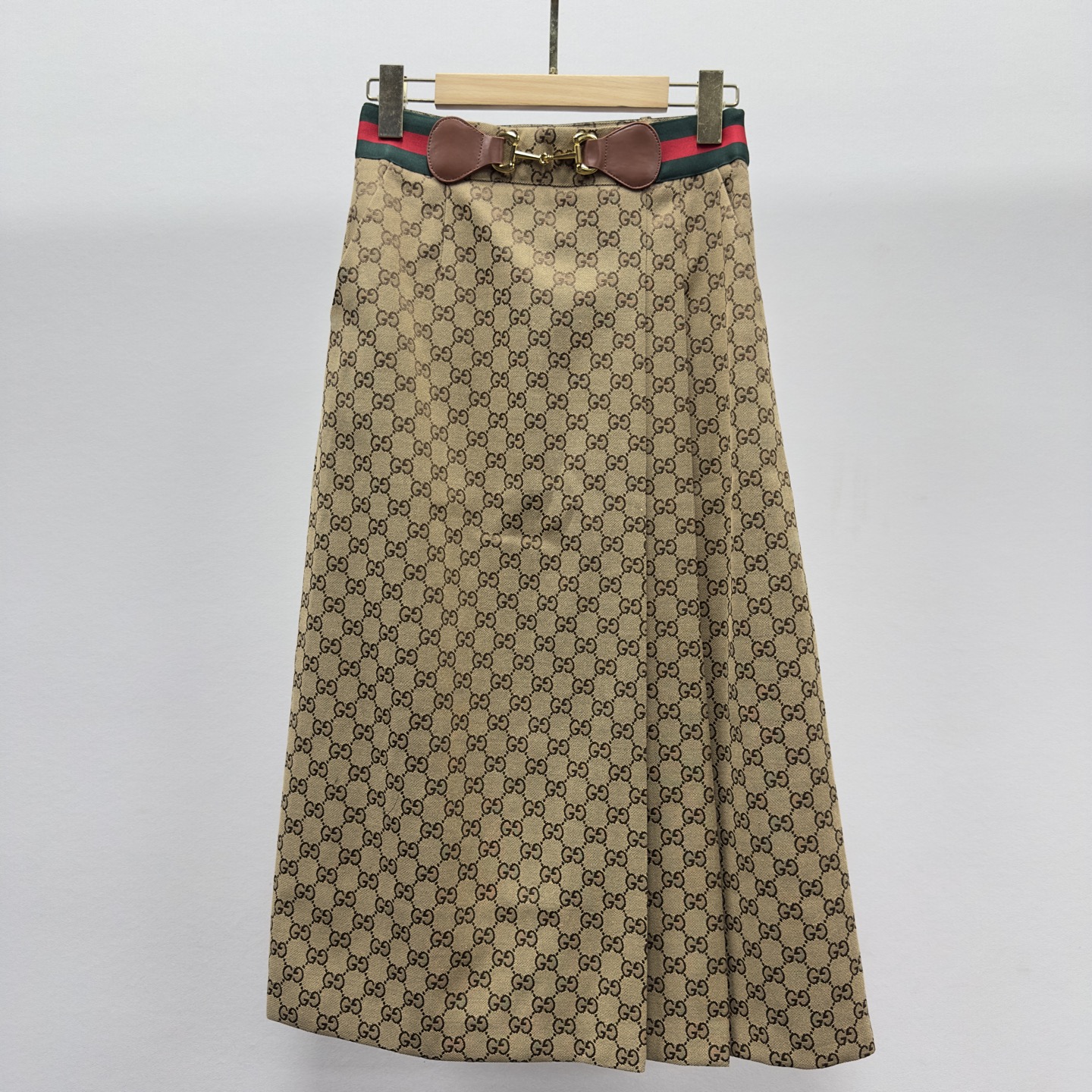 Gucci GG Monogram Print Midi Skirt with Buckle Belt - Elegant Design