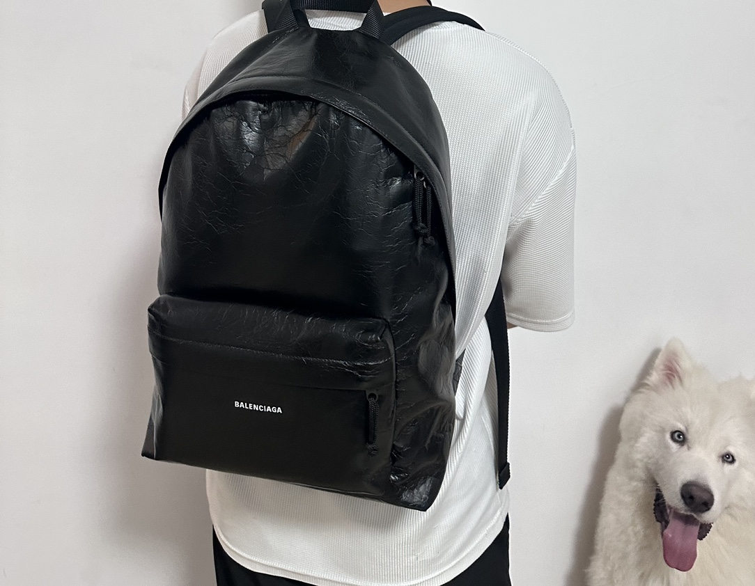 Balenciaga Large upper body effect